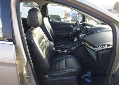 2017 Ford C-Max Energi Titanium from USA, damaged, VIN 1FADP5FU4HL102910